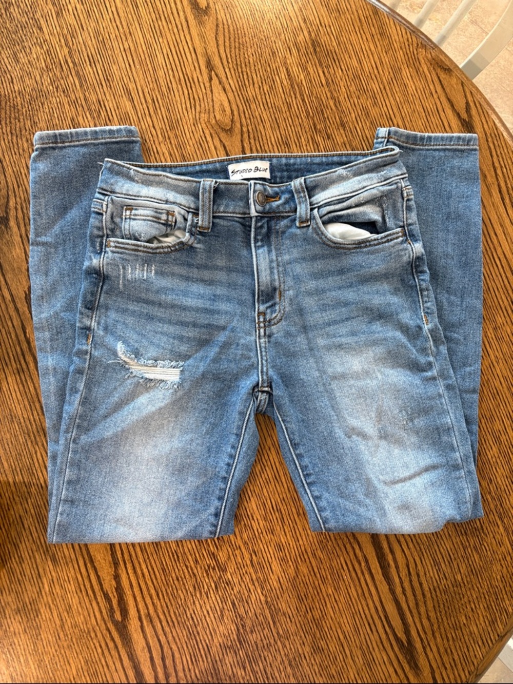 Studio Blue Women’s Distressed Above The Ankle Jeans